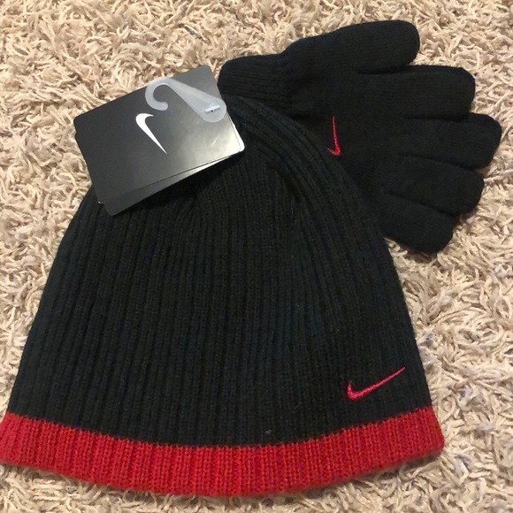 youth nike hat and gloves